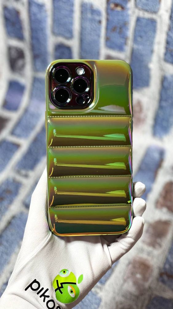 Чехол-пуховик Puffer для iPhone 13 голографический Зеленый