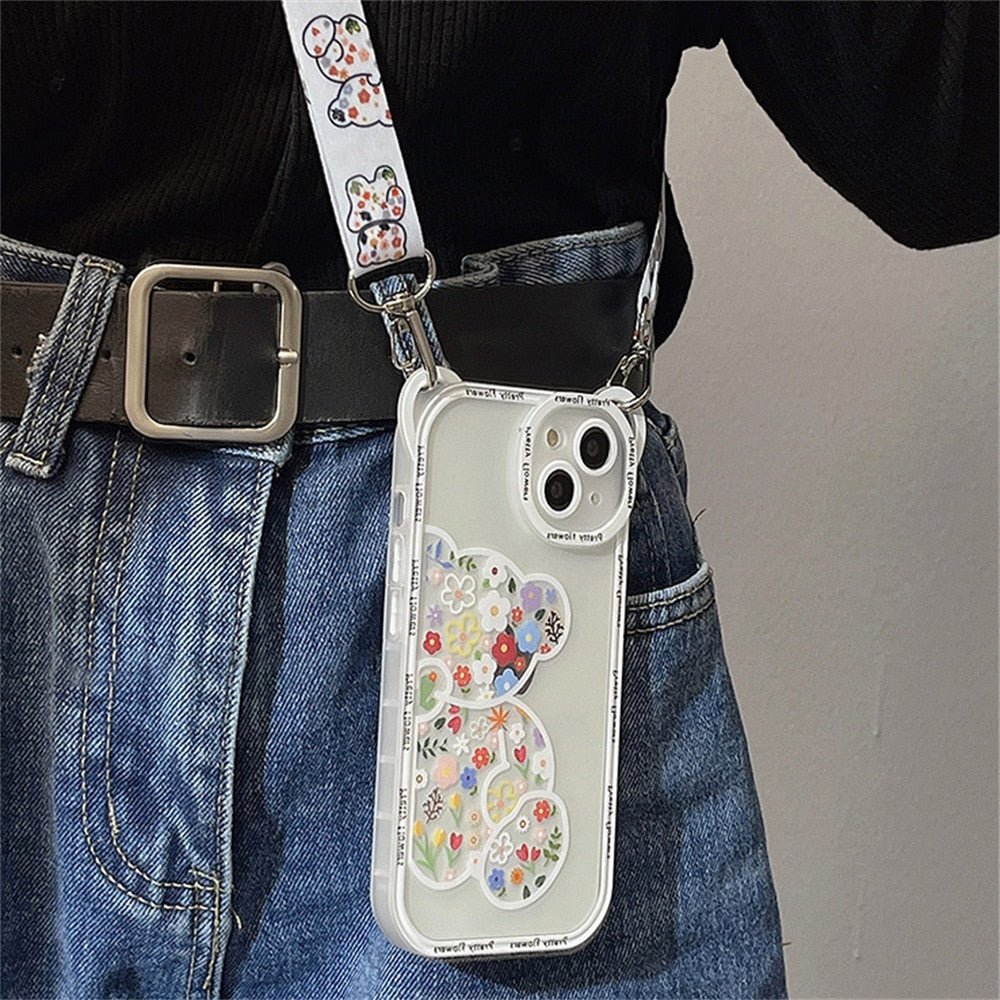 Чехол для iPhone 12 с ремнем для плеча с мишкой Flower Bear
