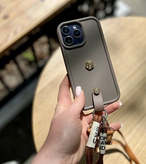 Чохол для iPhone 14 з ременем для плеча в стилі ретро Коричневий