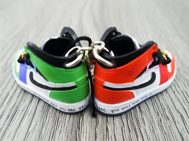 Брелок (ключница) Air Jordan 1 x Melody Ehsani 3D мини-кроссовки, 1 пара