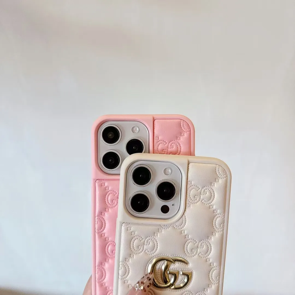 Чехол для iPhone 14 Gucci Embossed Puffer Молочный