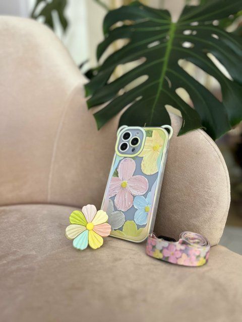 Чохол для iPhone 12 Квітка-Семицвітка з ременем для плеча Світло-ліловий
