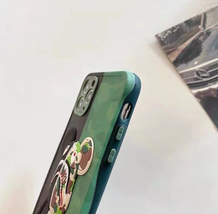 Чехол 3D Bearbrick Камуфляж для iPhone 13 Pro Max Черно-зеленый