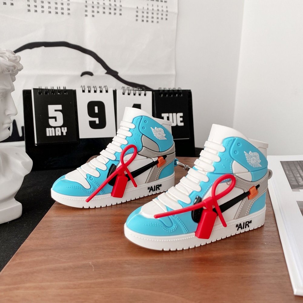 Силиконовый 3D чехол "Кроссовок Nike" для Apple Airpods Pro бело-голубого цвета