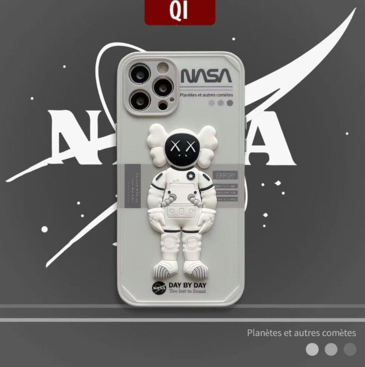 Чехол для iPhone 11 Pro Max 3D Kaws NASA Астронавт Белый