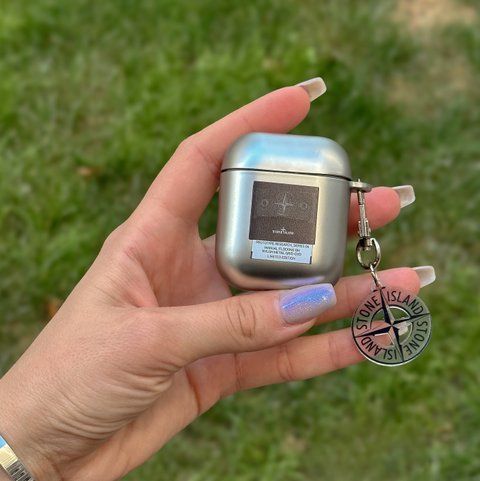 Чехол для Apple Airpods 1/2 Stone Island с брелком-лого Серебристый