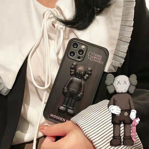 Чехол для iPhone 13 Pro Max Wooden Kaws Черный