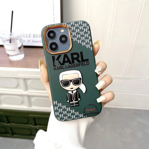 Чехол для iPhone 14 Pro Max Karl Lagerfeld с защитой камеры Зеленый с золотой каймой
