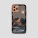 Чехол для iPhone 15 Pro Snowy Mountains с защитой камеры Прозрачно-коричневый
