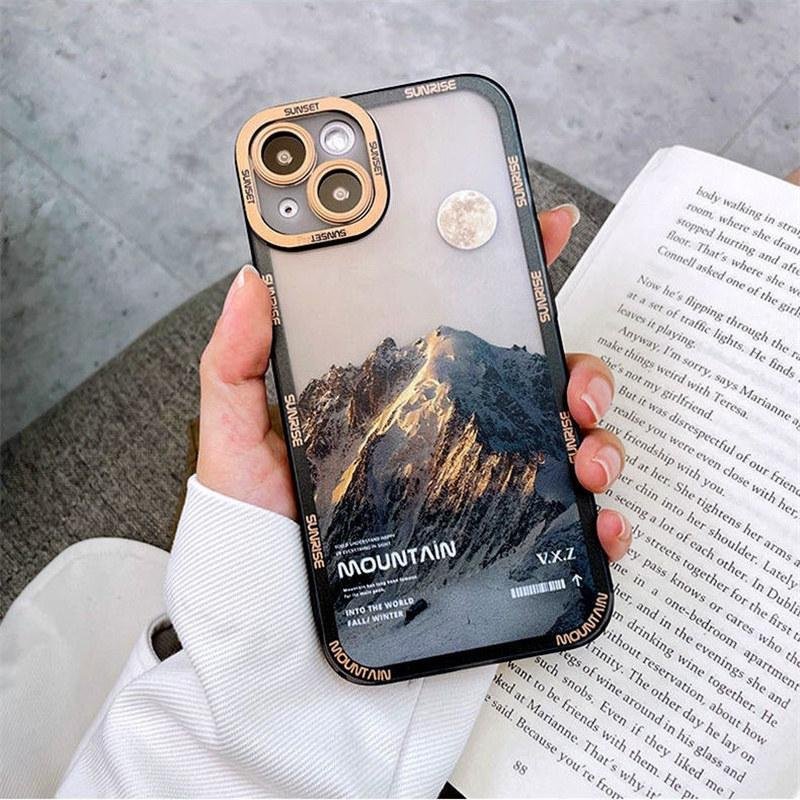 Чохол для iPhone 15 Pro Snowy Mountains із захистом камери Прозоро-коричневий