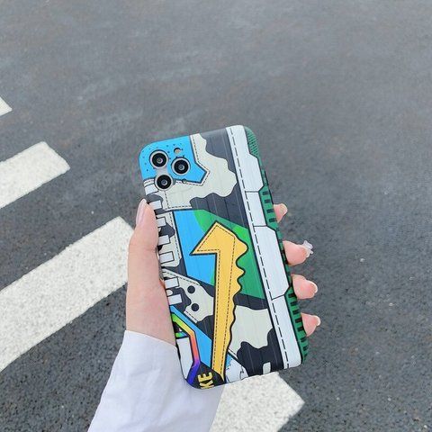 Разноцветный дизайнерский чехол "Чемодан" на iPhone 11