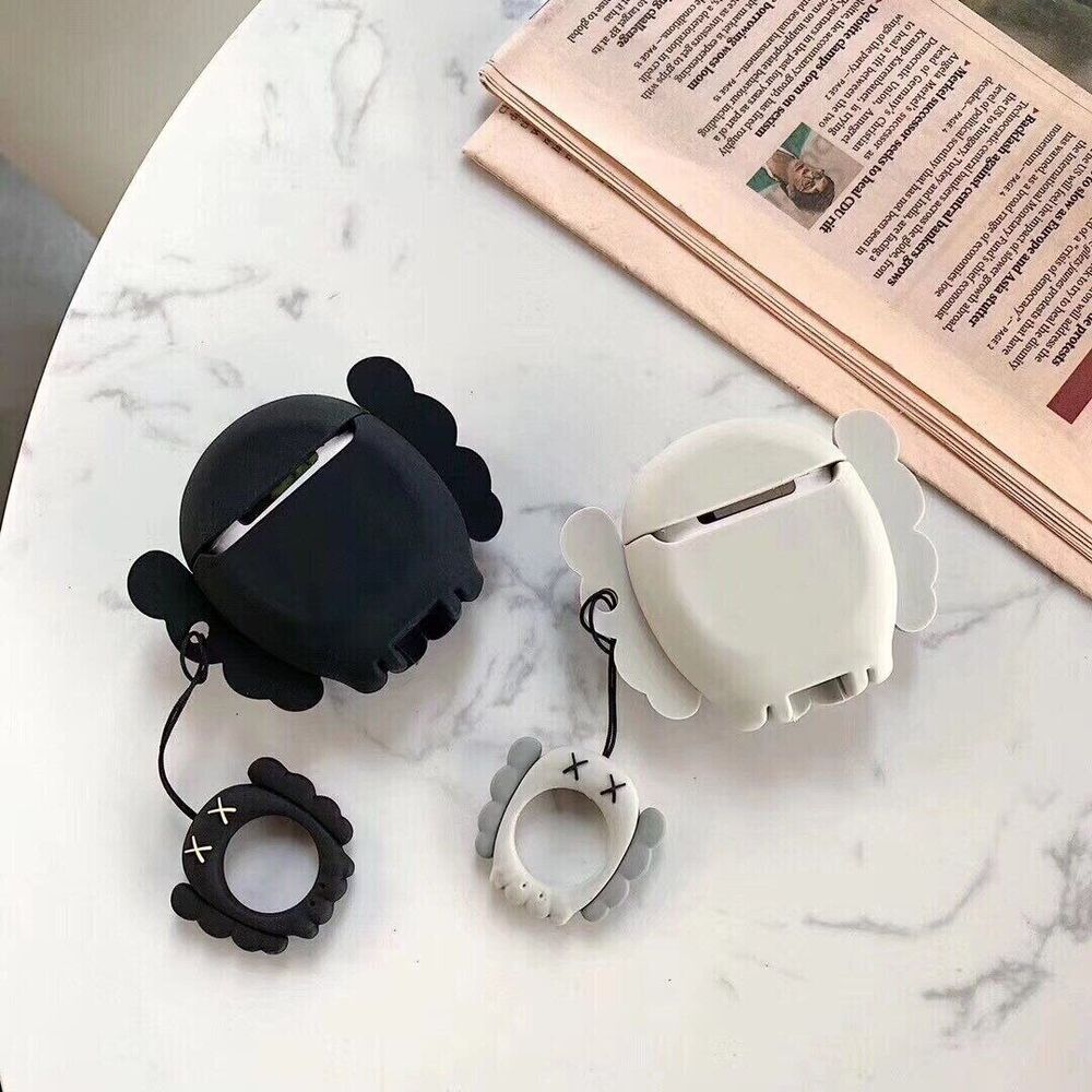 Черный 3D чехол "Kaws" с кольцом для Apple Airpods 1/2