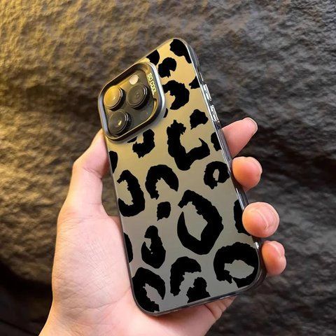 Чорно-сірий чохол для iPhone 15 з леопардовим принтом