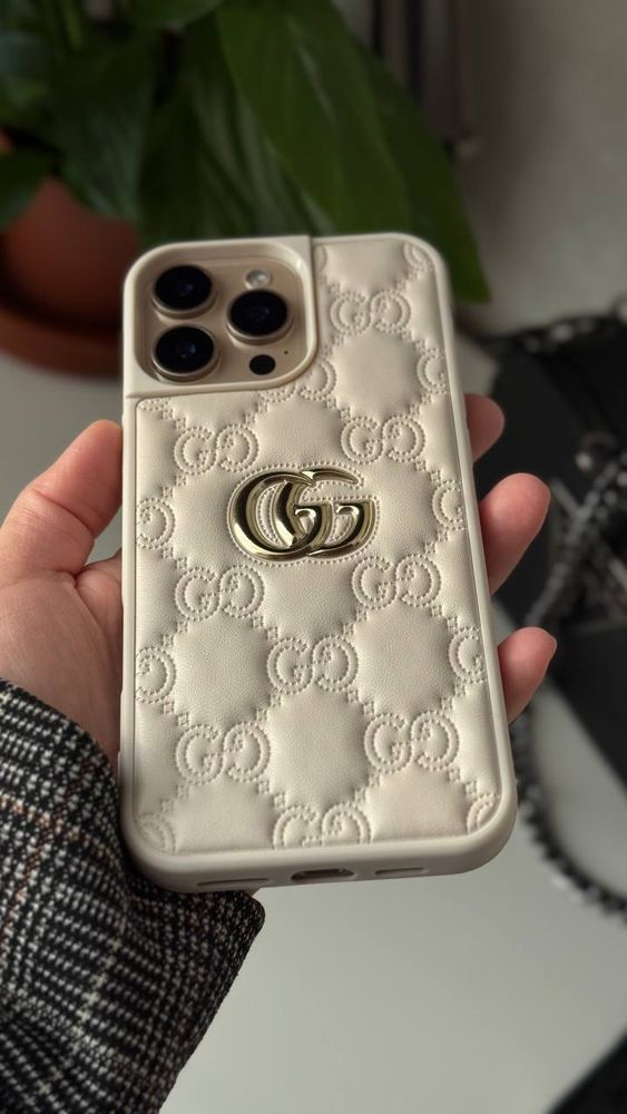 Чехол для iPhone 15 Pro Gucci Embossed Puffer Молочный