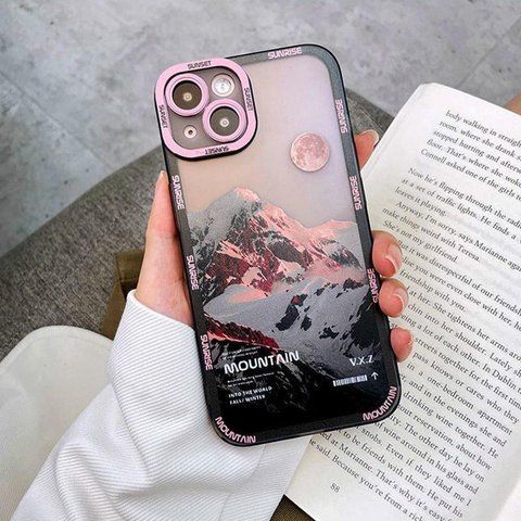 Чехол для iPhone 15 Plus Snowy Mountains с защитой камеры Прозрачно-розовый