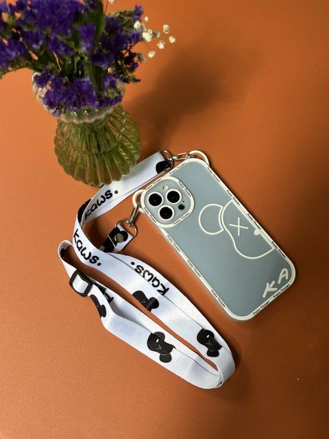 Чехол для iPhone 12 Bearbrick мишка с ремнем для плеча Белый