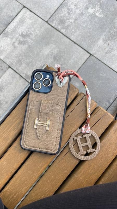 Чехол для iPhone 16 Hermes