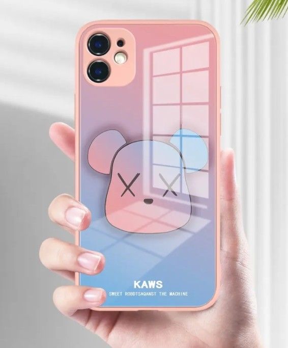 Розовый стеклянный чехол Bearbrick Kaws для iPhone 12