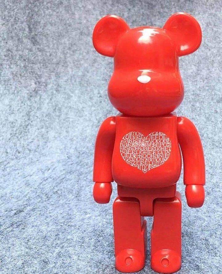 Фигурка Bearbrick My Valentine Красное сердце Валентин 400%, 28 см